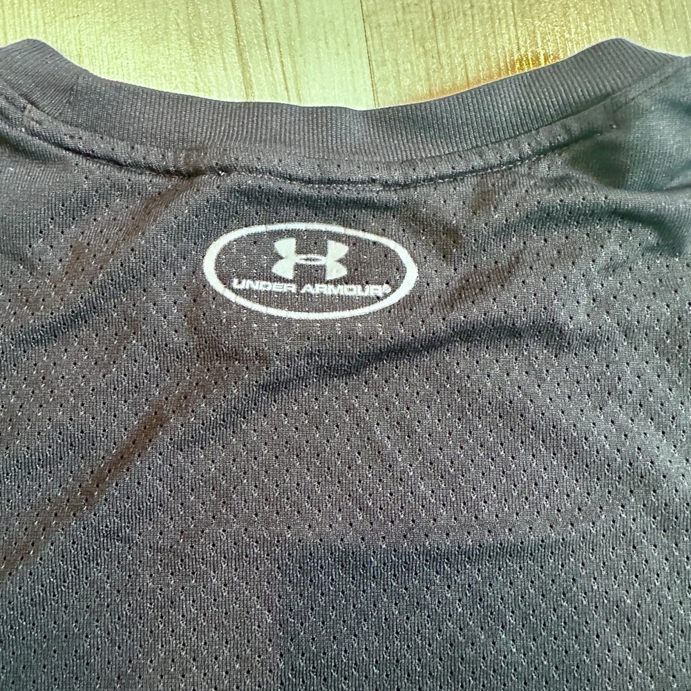 Bundle of two men’s under armor, athletic shirts, size medium - Picture 10 of 10